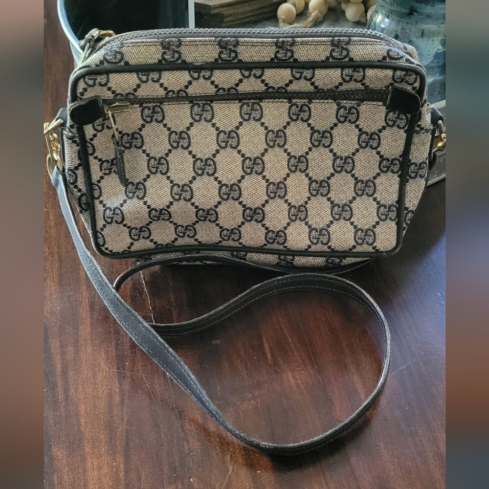 GUCCI Monogram Navy Web GG purse